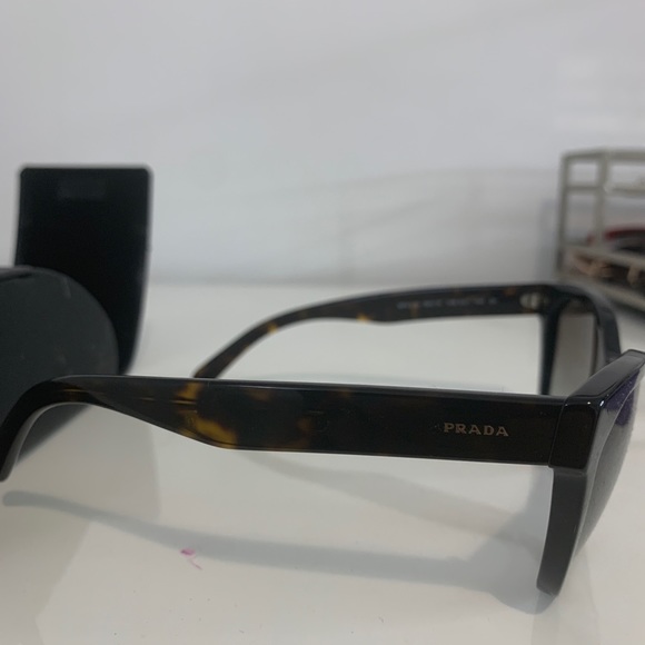 Cat eye Prada sunglasses - Picture 3 of 4